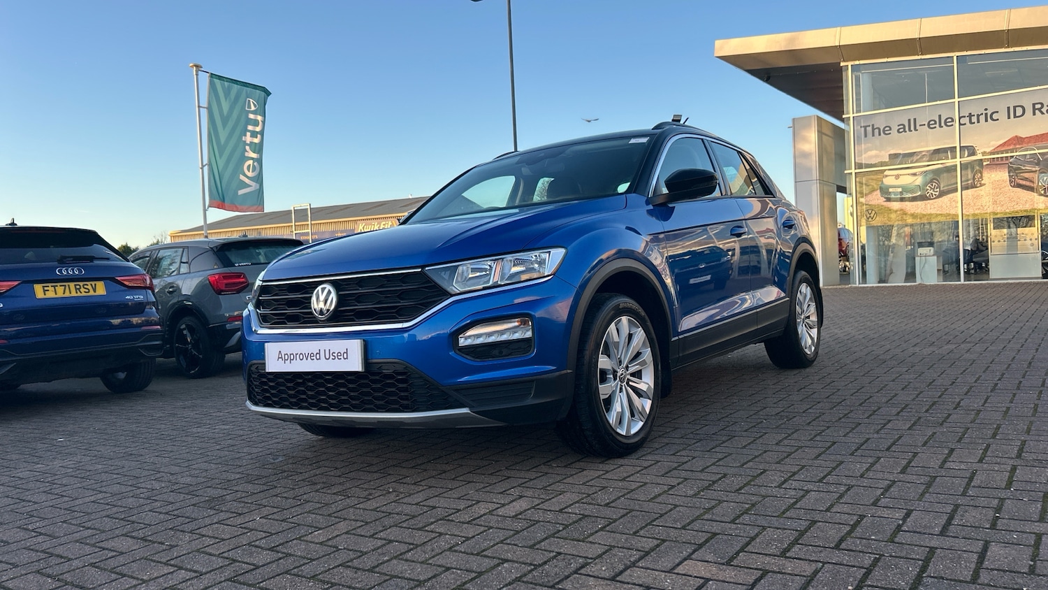 Used Volkswagen T-Roc 2019 for sale - 76894344: Photo 22