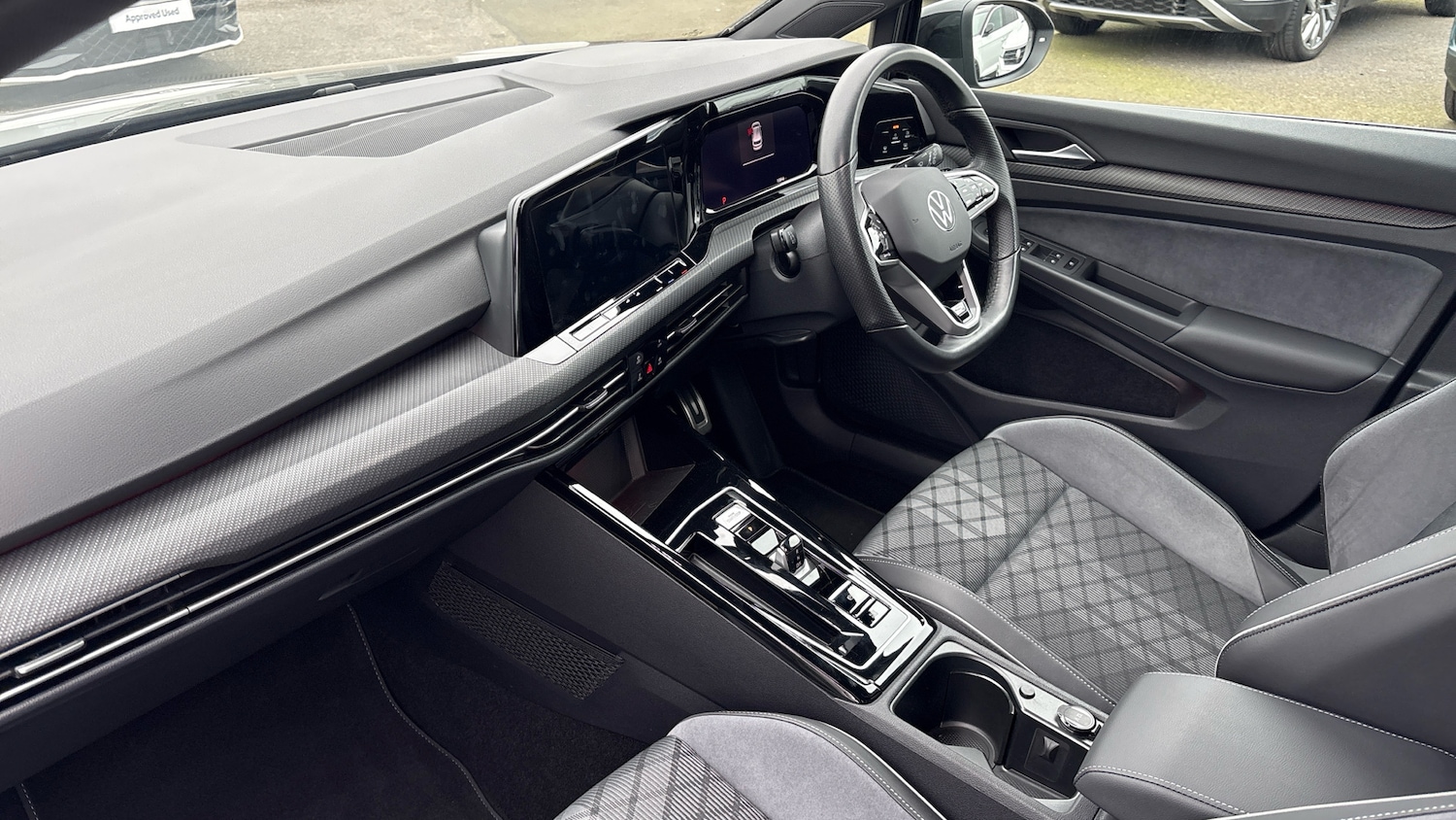 Used Volkswagen Golf 2024 for sale - 77984781: Photo 2