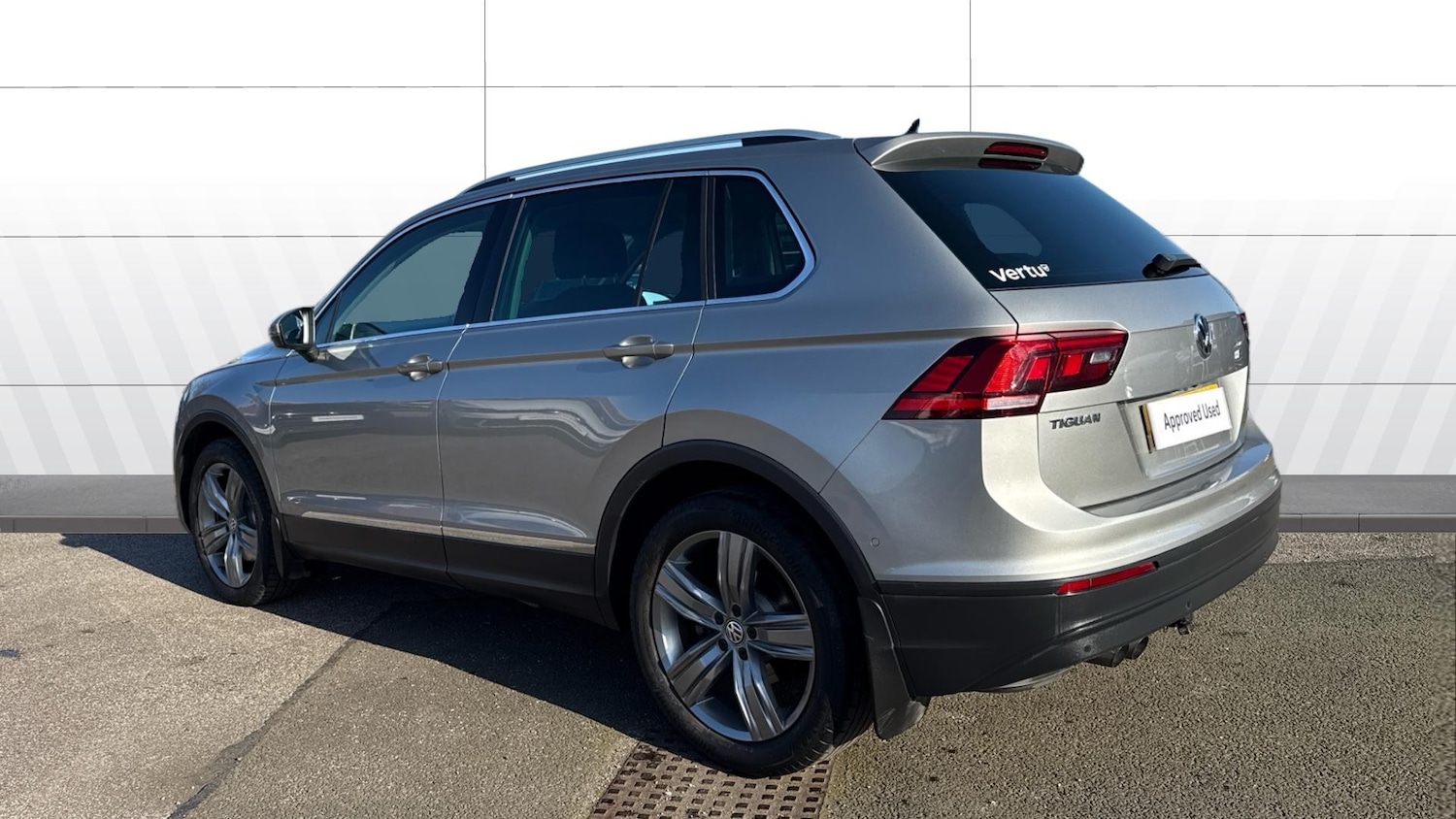 Used Volkswagen Tiguan 2019 for sale - 77945997: Photo 2