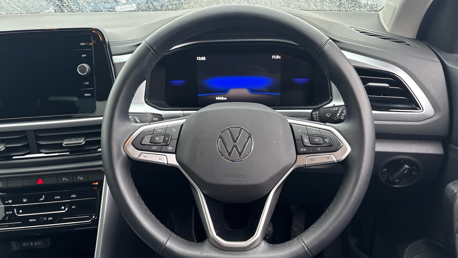 Used Volkswagen T-Roc 2025 for sale - 77273498: Photo 10