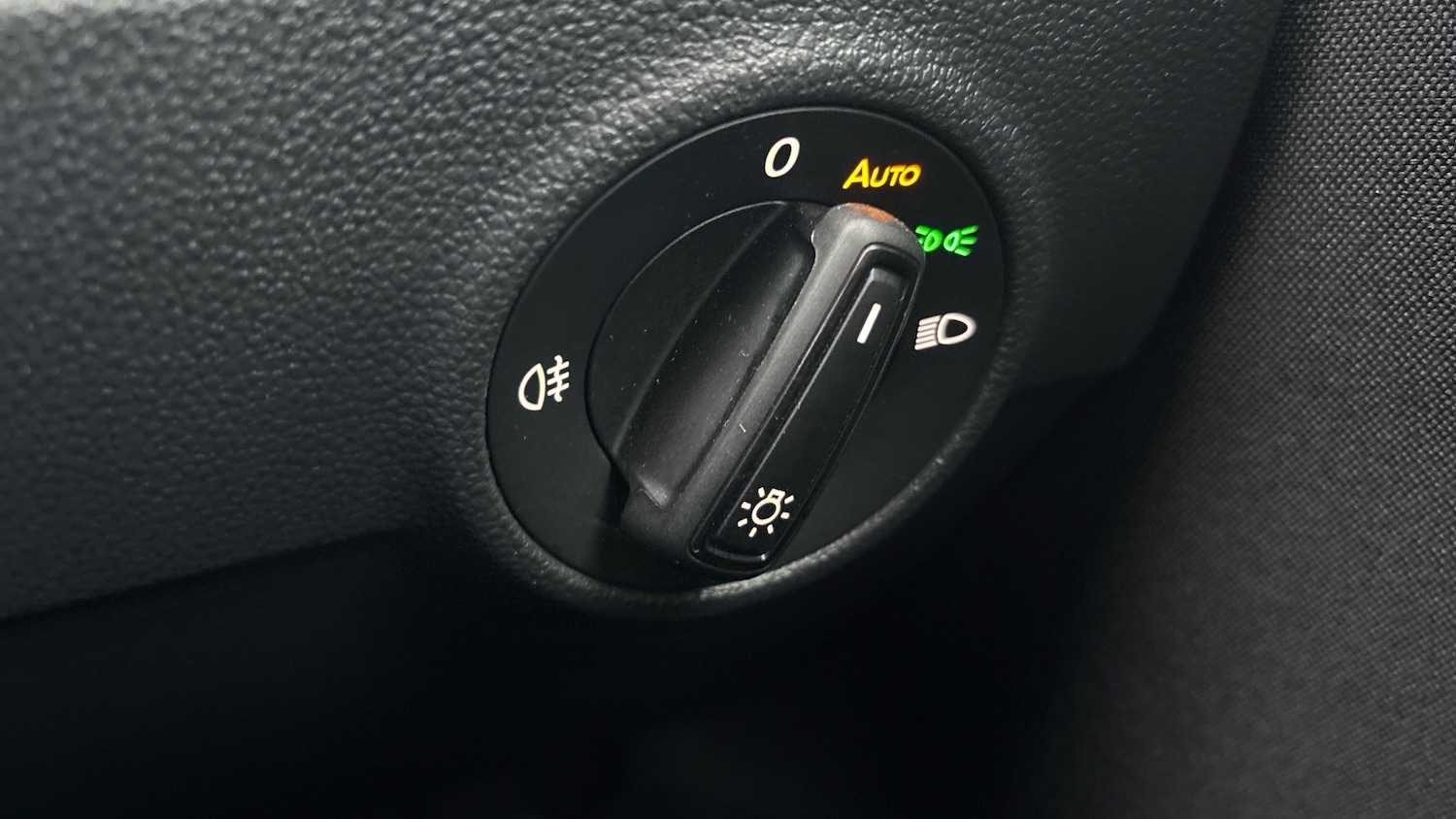 Used Volkswagen T-Roc 2025 for sale - 77273498: Photo 24