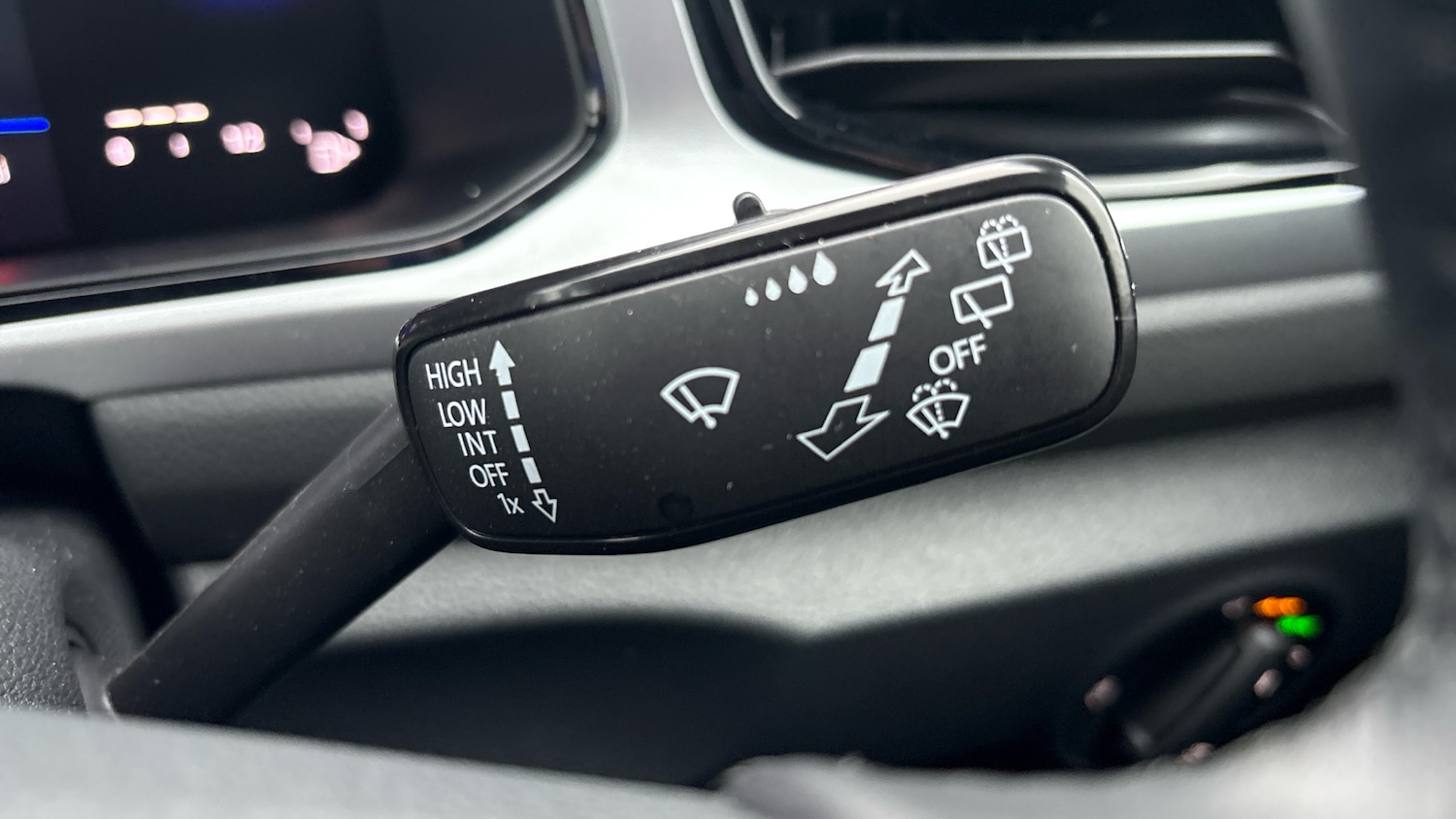 Used Volkswagen T-Roc 2025 for sale - 77273498: Photo 25