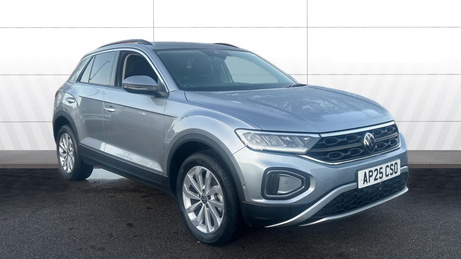 Used Volkswagen T-Roc 2025 for sale - 76862273: Photo 1