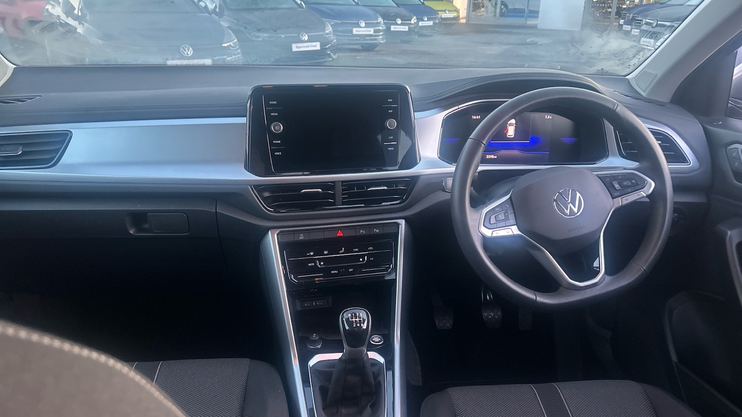 Used Volkswagen T-Roc 2025 for sale - 76862273: Photo 10