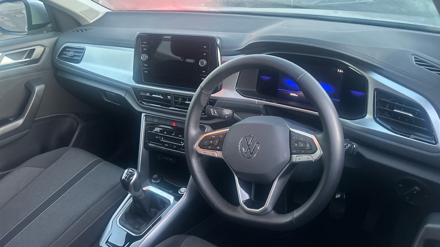 Used Volkswagen T-Roc 2025 for sale - 76862273: Photo 11