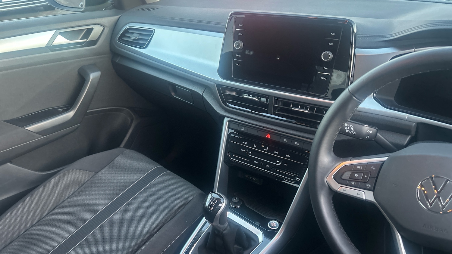 Used Volkswagen T-Roc 2025 for sale - 76862273: Photo 14