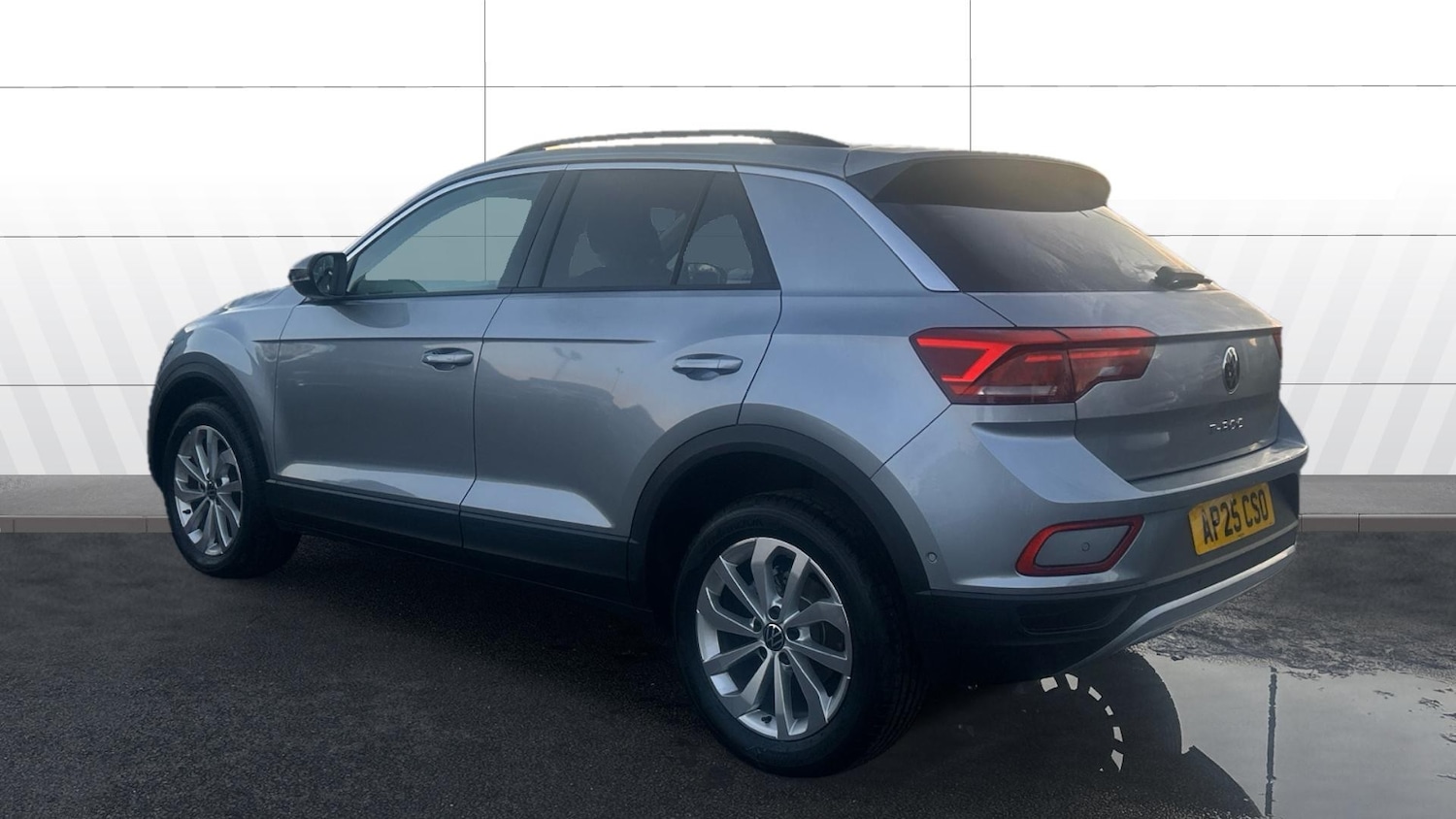 Used Volkswagen T-Roc 2025 for sale - 76862273: Photo 2