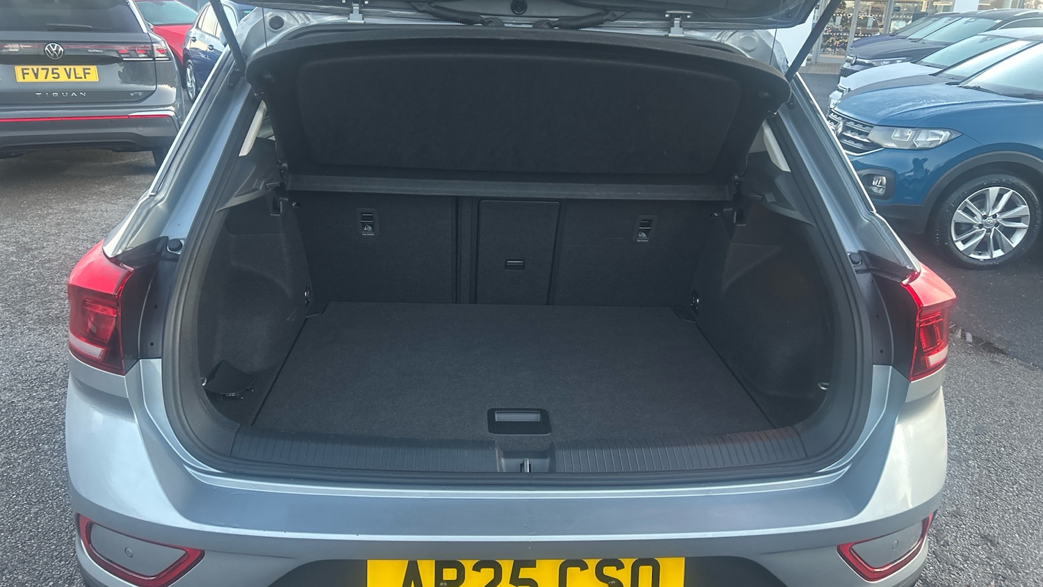 Used Volkswagen T-Roc 2025 for sale - 76862273: Photo 4