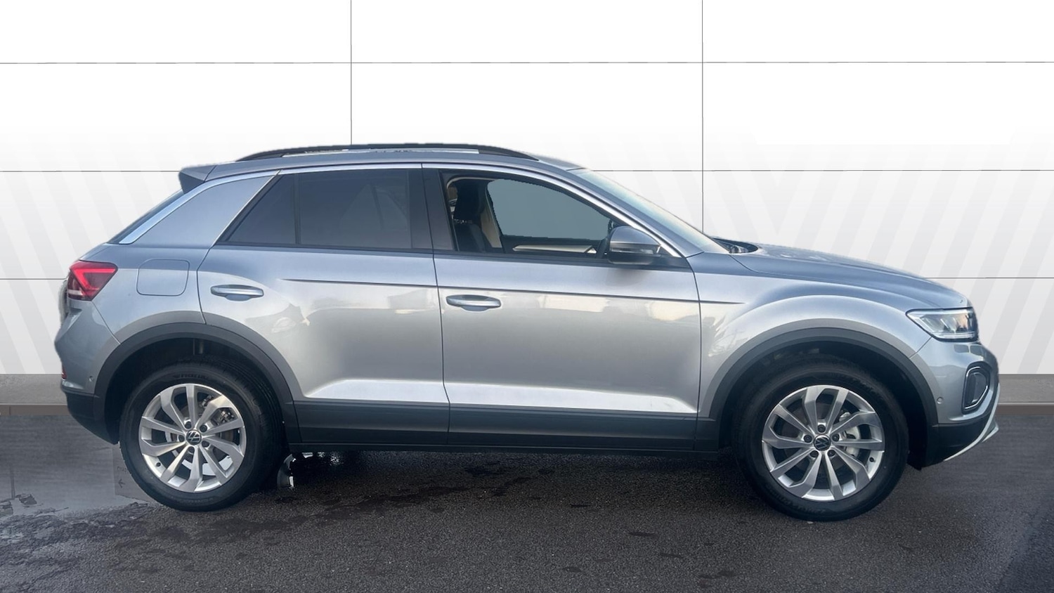 Used Volkswagen T-Roc 2025 for sale - 76862273: Photo 5