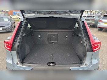 Used Volvo XC40 2023 for sale - 78282111: Photo