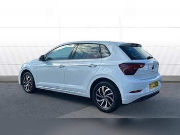 Used Volkswagen Polo 2022 for sale - 76008732: Photo 2