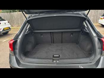 Used Volkswagen T-Roc 2019 for sale - 74624431: Photo
