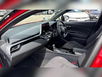 Used Toyota C-HR 2023 for sale - 78641166: Photo