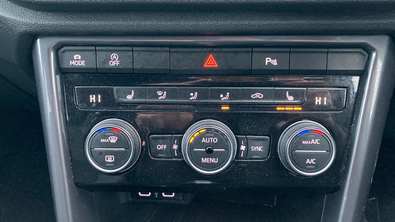 Used Volkswagen T-Roc 2021 for sale - 76517879: Photo 13