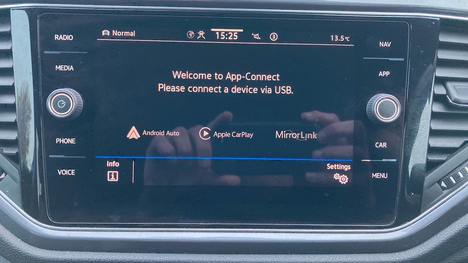 Used Volkswagen T-Roc 2021 for sale - 76517879: Photo 27