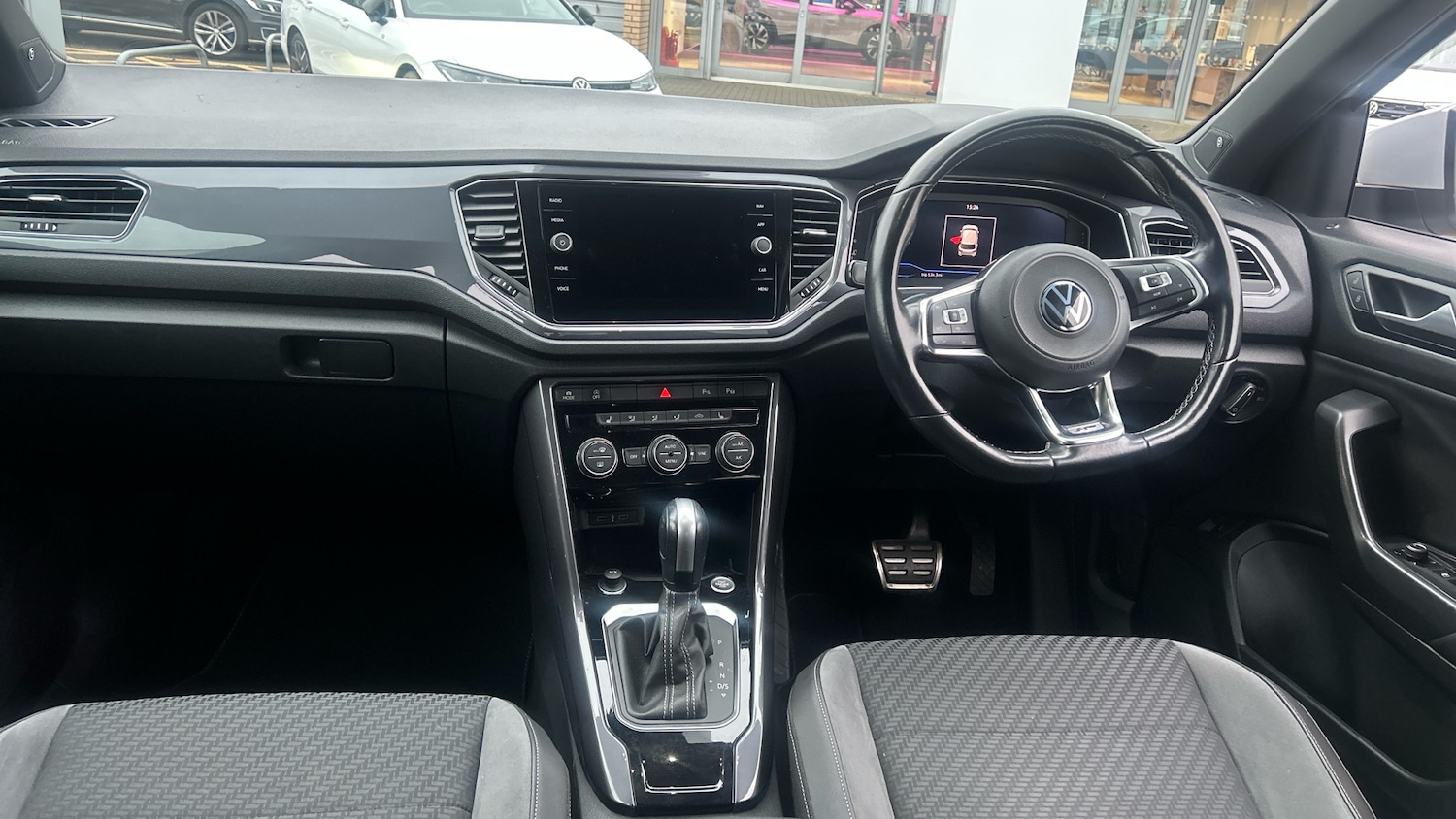 Used Volkswagen T-Roc 2021 for sale - 77392112: Photo 10