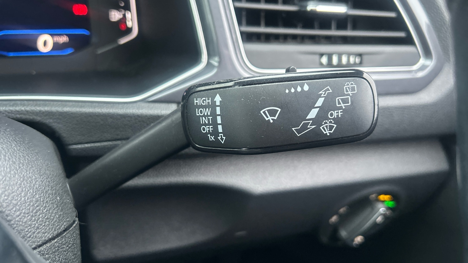 Used Volkswagen T-Roc 2021 for sale - 77392112: Photo 23