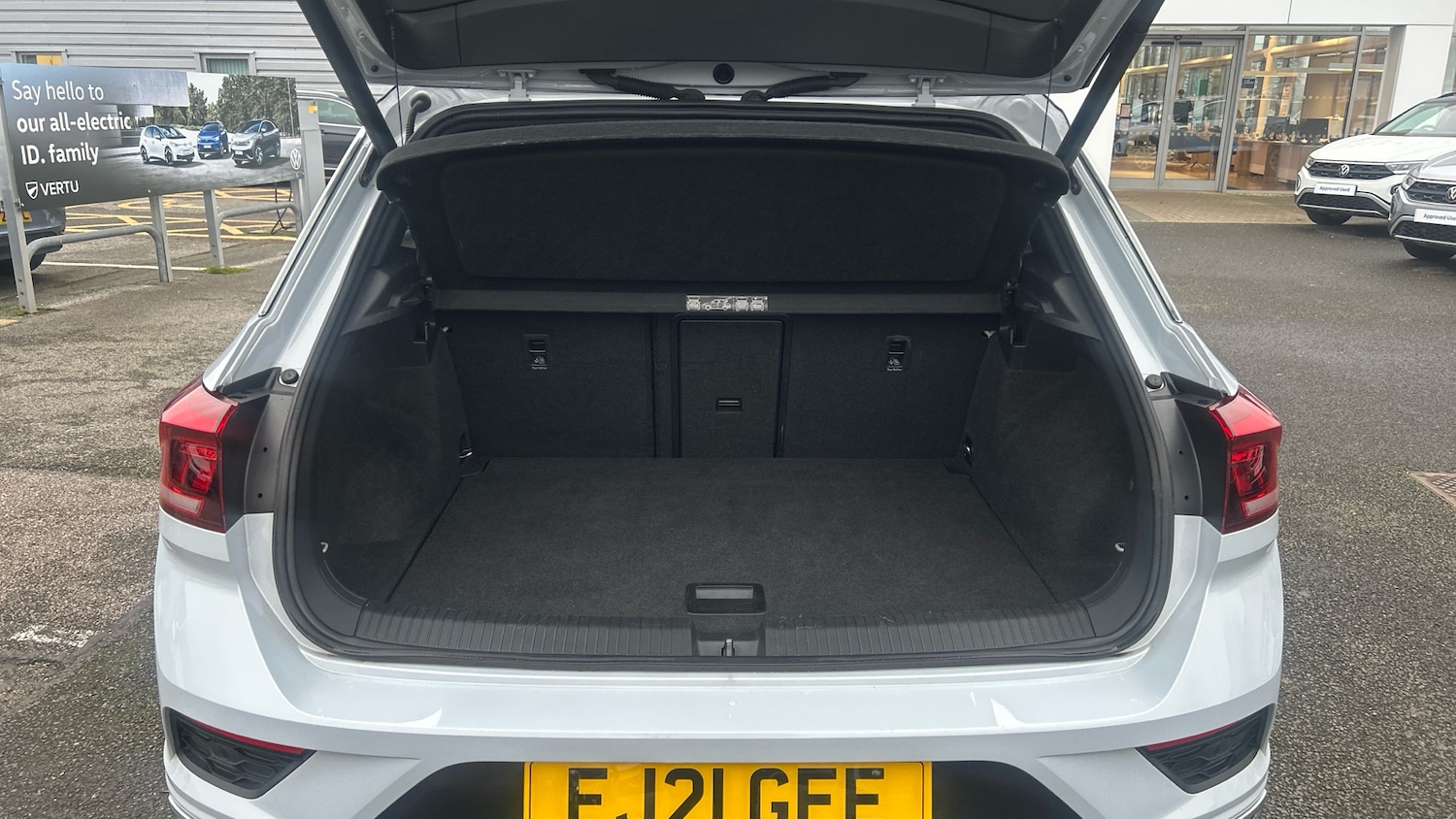 Used Volkswagen T-Roc 2021 for sale - 77392112: Photo 4