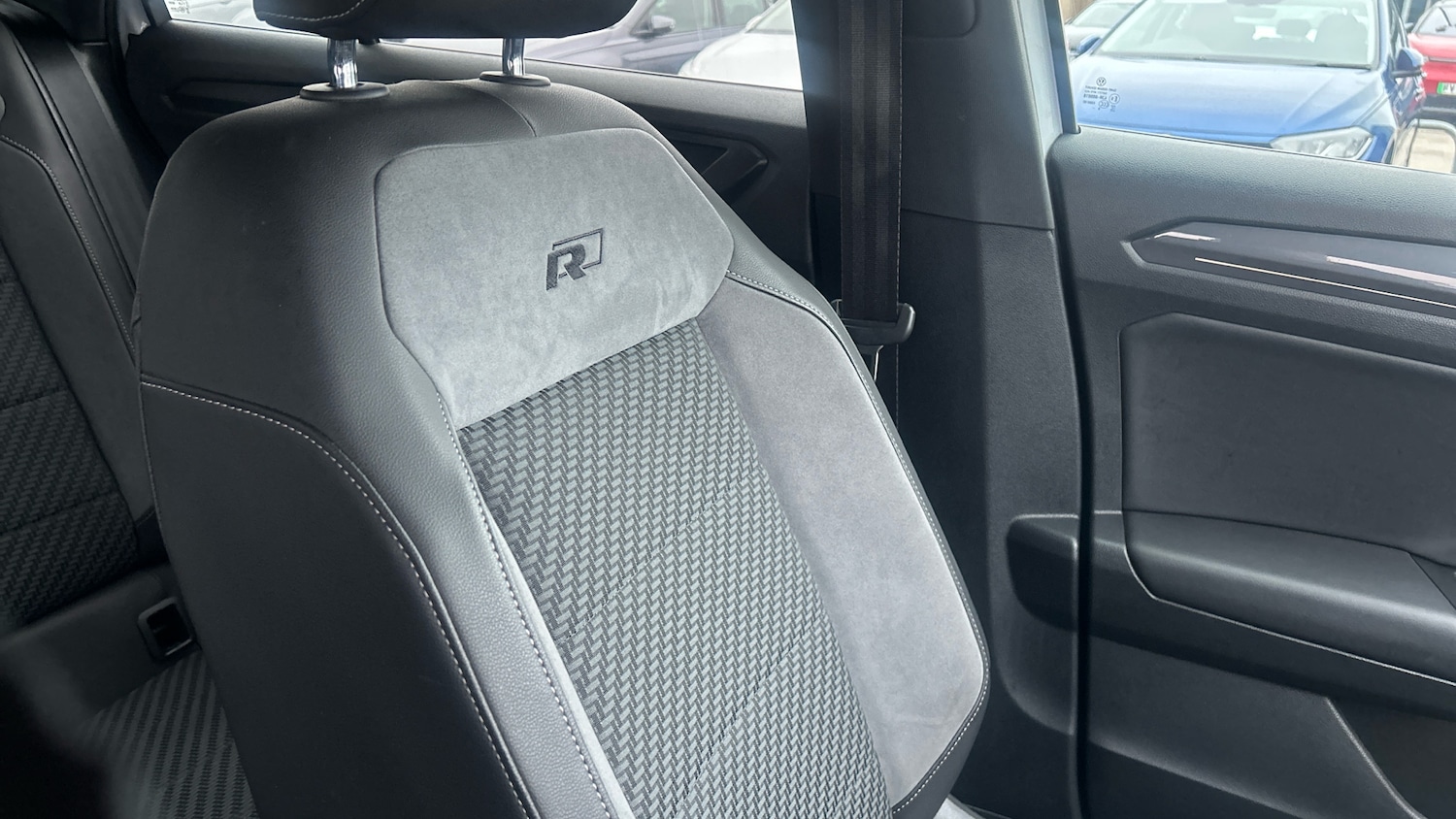 Used Volkswagen T-Roc 2021 for sale - 77392112: Photo 41