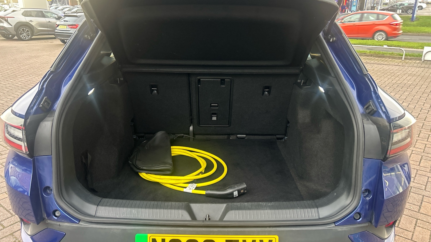 Used Volkswagen ID.4 2022 for sale - 76694148: Photo 4