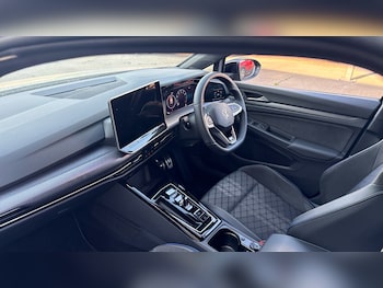 Used Volkswagen Golf 2025 for sale - 78641131: Photo