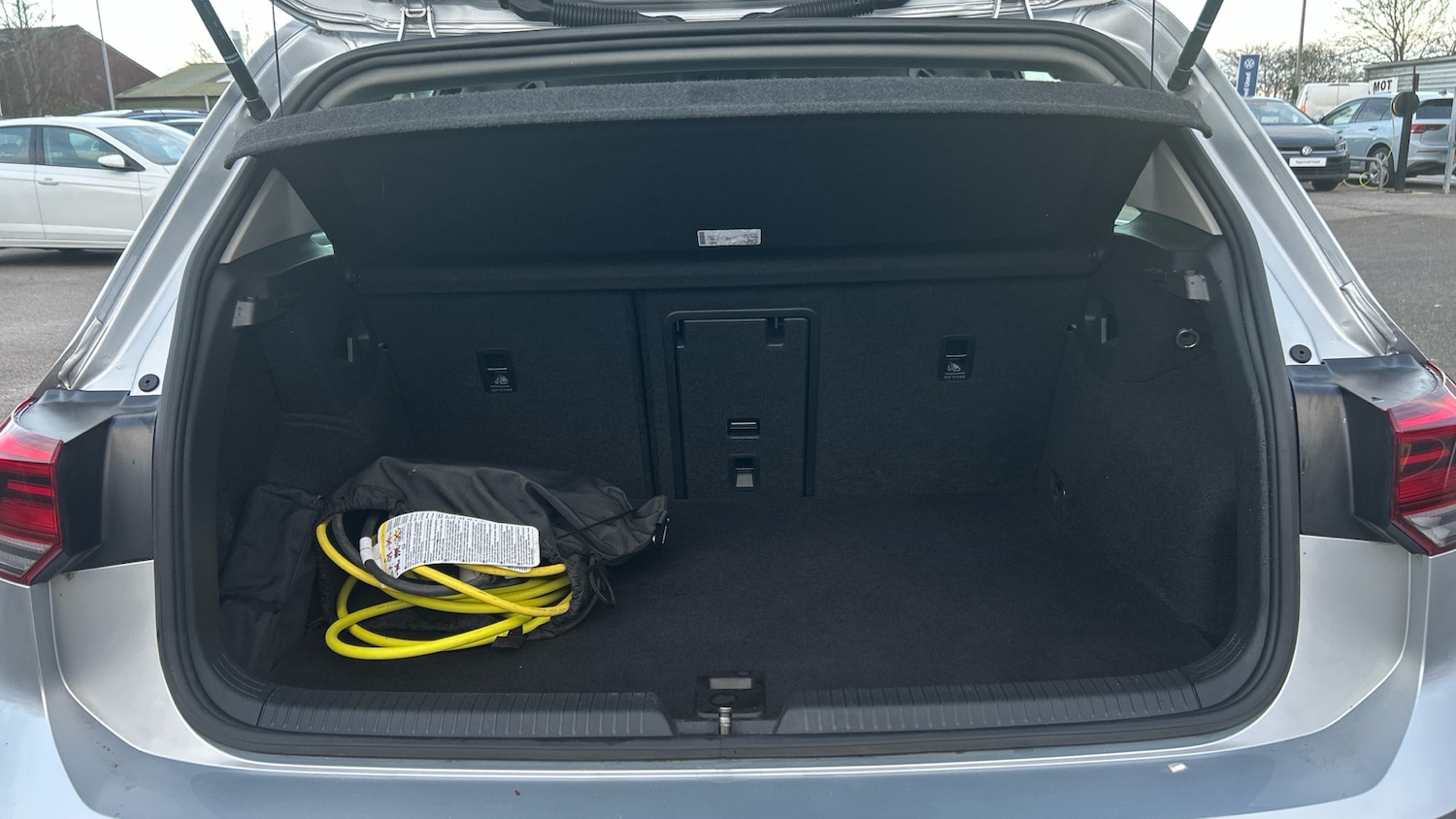 Used Volkswagen Golf 2022 for sale - 77946000: Photo 20