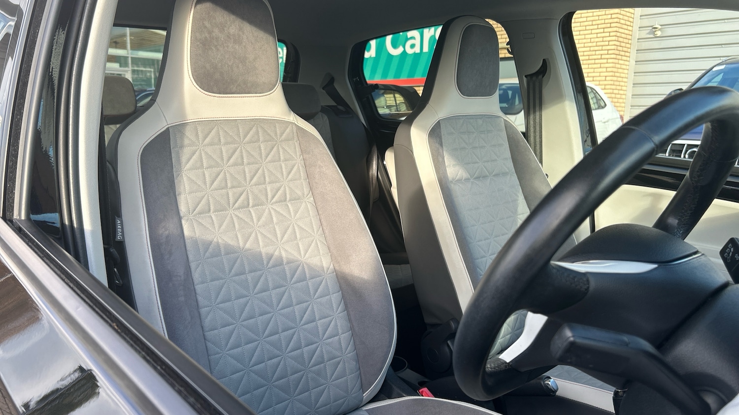 Used Volkswagen up! 2021 for sale - 76379216: Photo 25