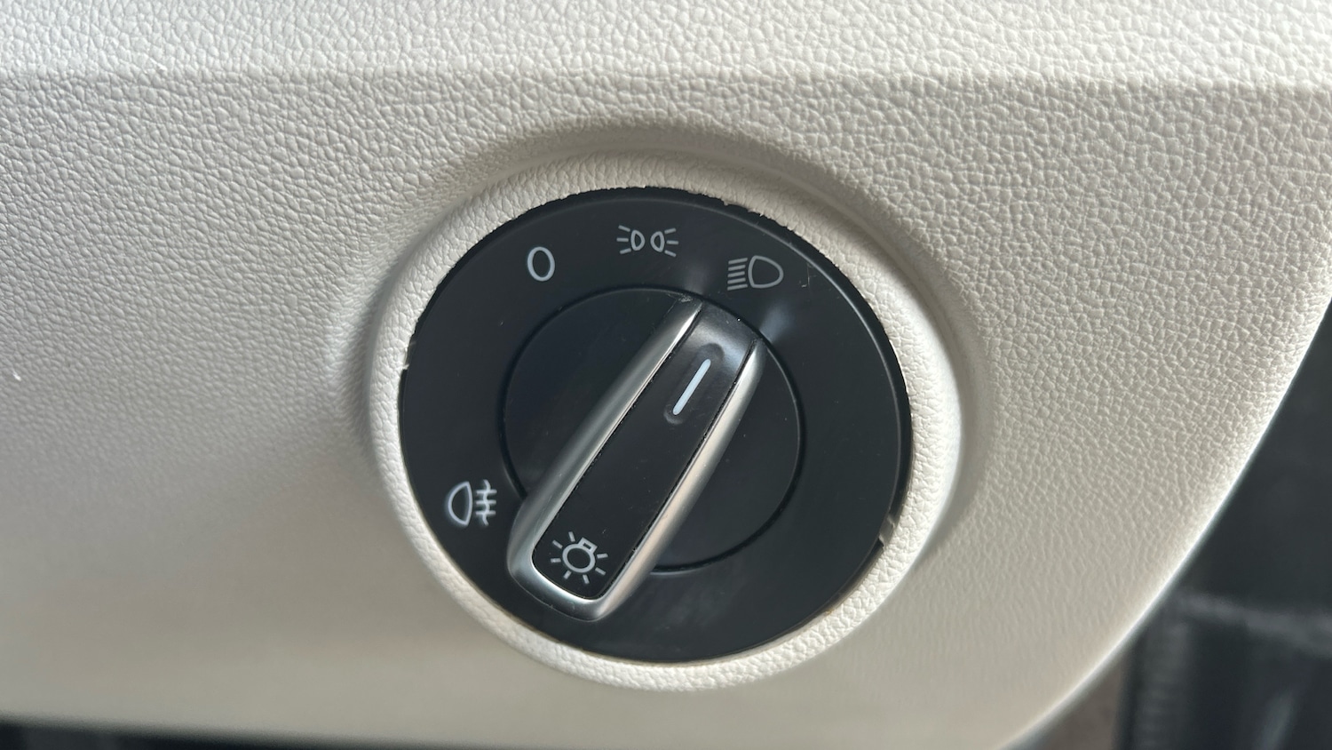 Used Volkswagen up! 2021 for sale - 76379216: Photo 28