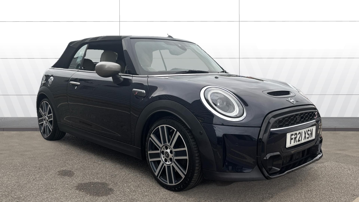 Used MINI Convertible 2021 for sale - 76329929: Photo 1