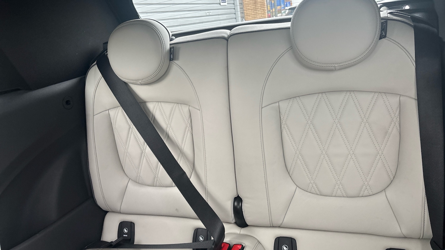 Used MINI Convertible 2021 for sale - 76329929: Photo 15