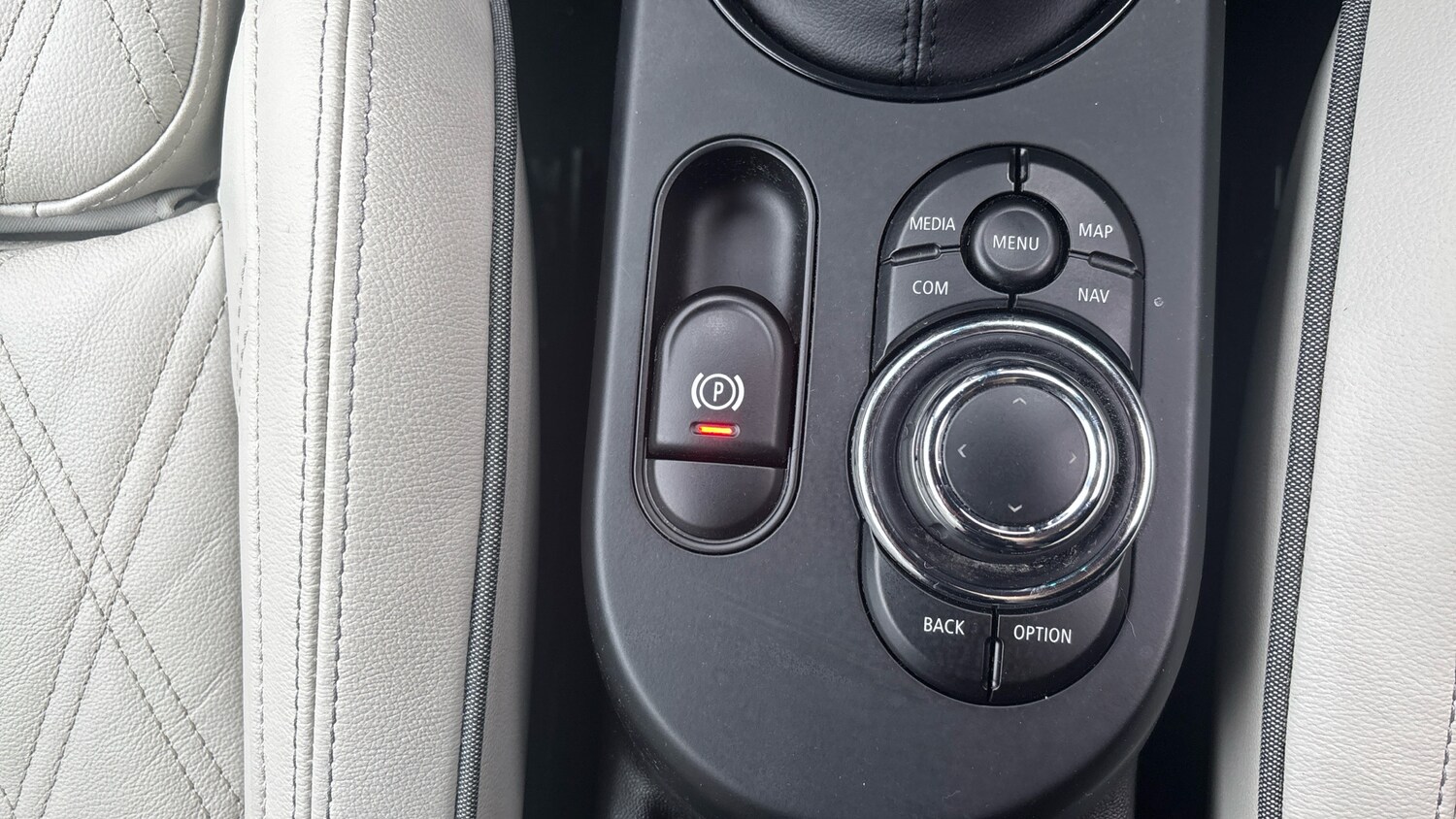 Used MINI Convertible 2021 for sale - 76329929: Photo 21