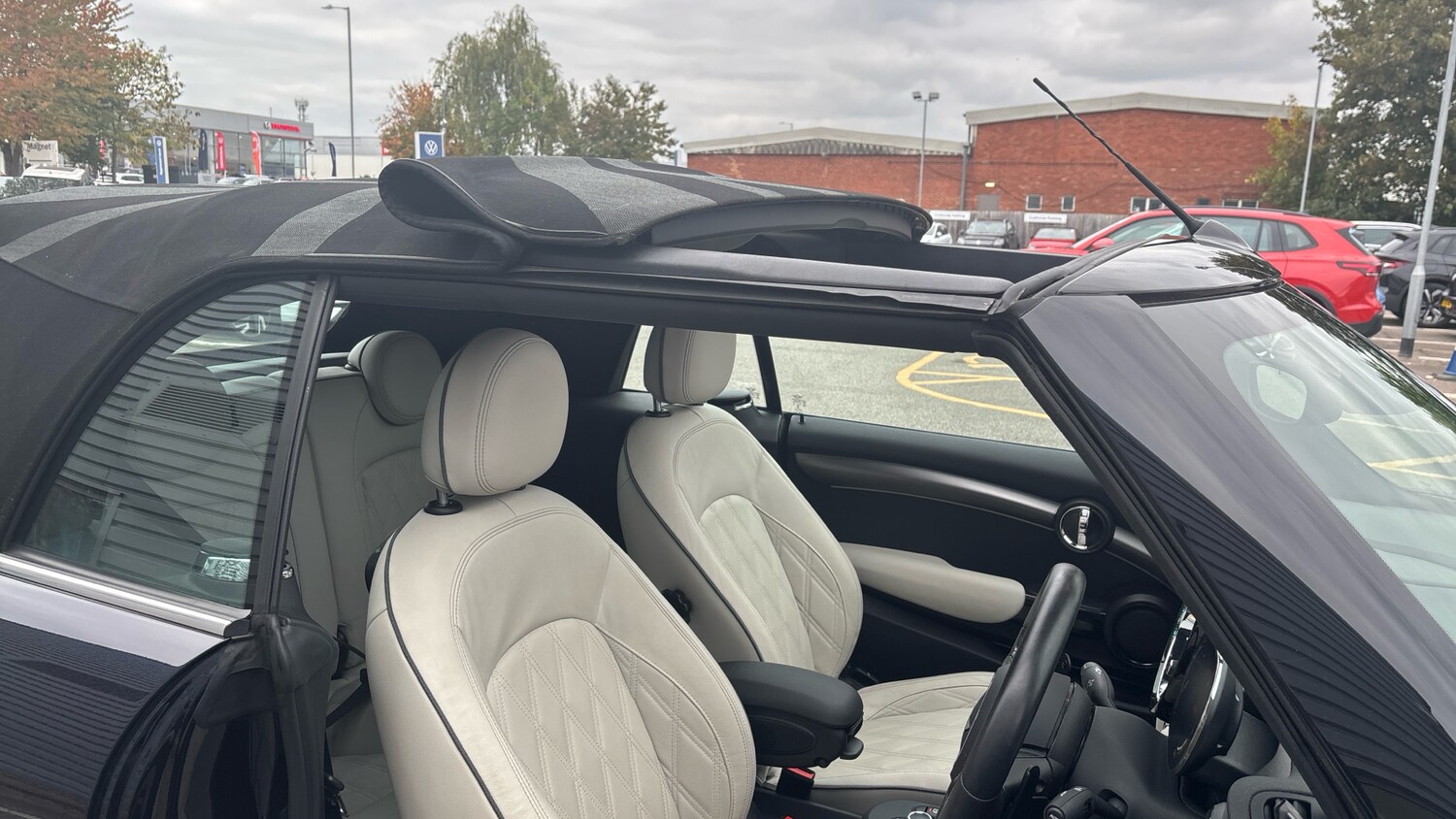 Used MINI Convertible 2021 for sale - 76329929: Photo 34