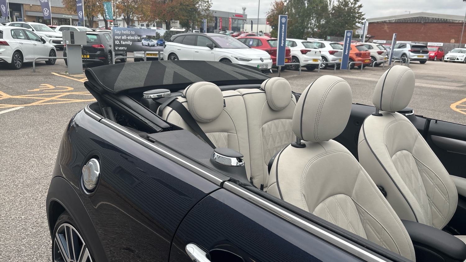 Used MINI Convertible 2021 for sale - 76329929: Photo 37