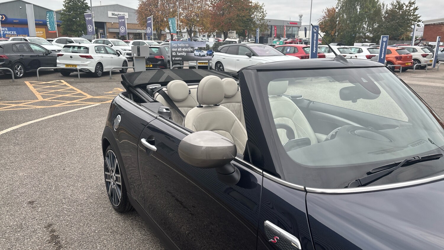 Used MINI Convertible 2021 for sale - 76329929: Photo 41