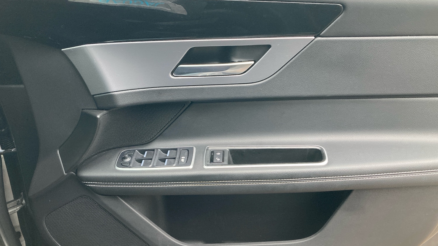 Used Jaguar XF 2019 for sale - 76637607: Photo 19