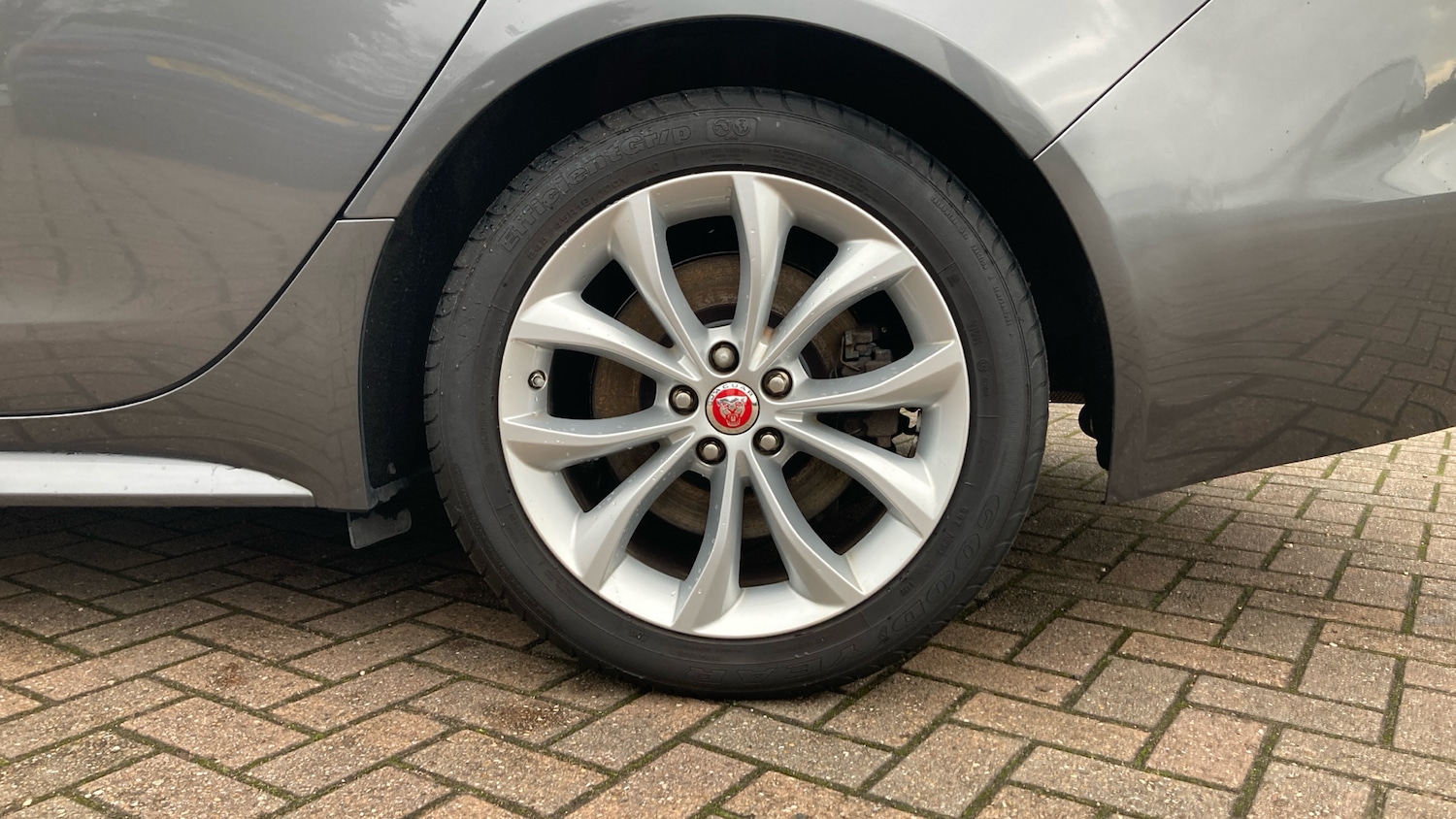 Used Jaguar XF 2019 for sale - 76637607: Photo 5