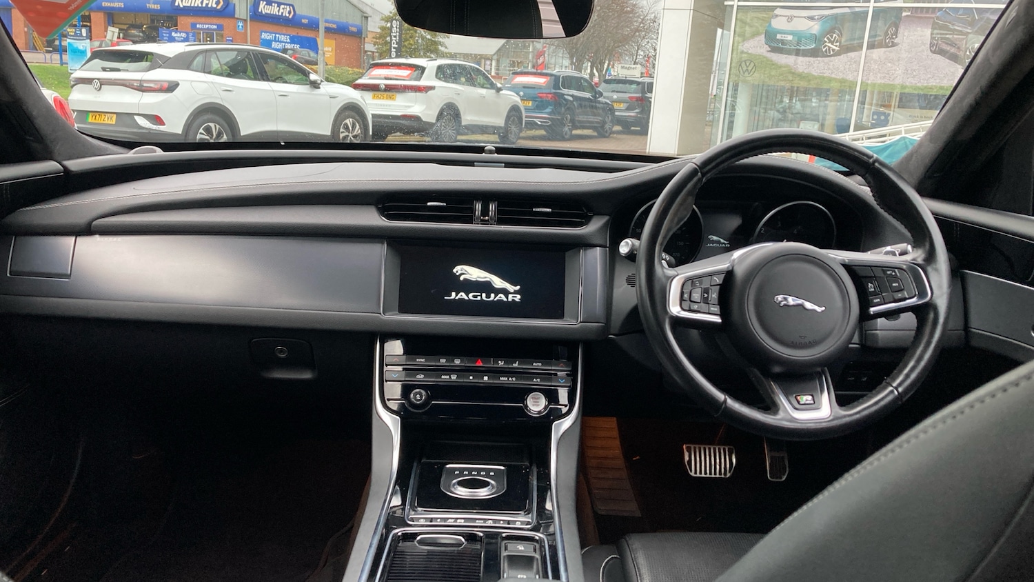 Used Jaguar XF 2019 for sale - 76637607: Photo 9