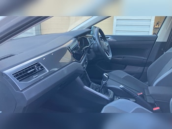 Used Volkswagen Polo 2021 for sale - 76127972: Photo 2