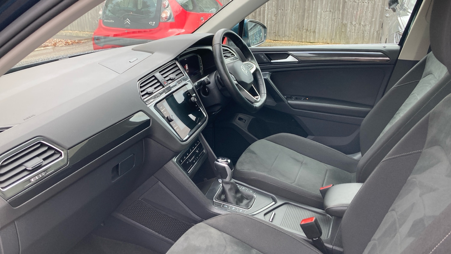 Used Volkswagen Tiguan 2022 for sale - 76449536: Photo 2