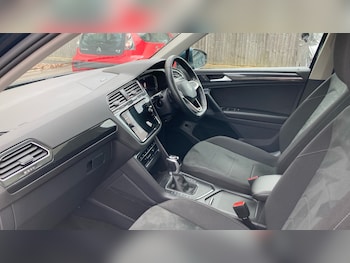 Used Volkswagen Tiguan 2022 for sale - 76449536: Photo