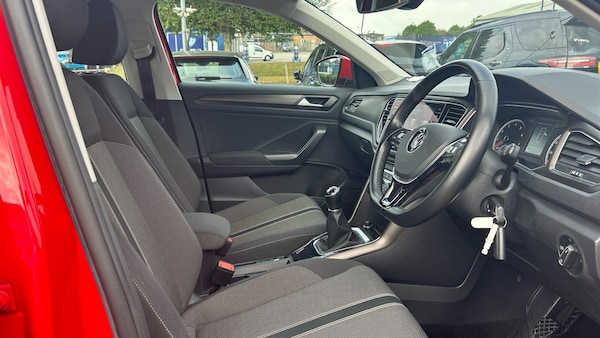 Used Volkswagen T-Roc 2018 for sale - 75468415: Photo 15