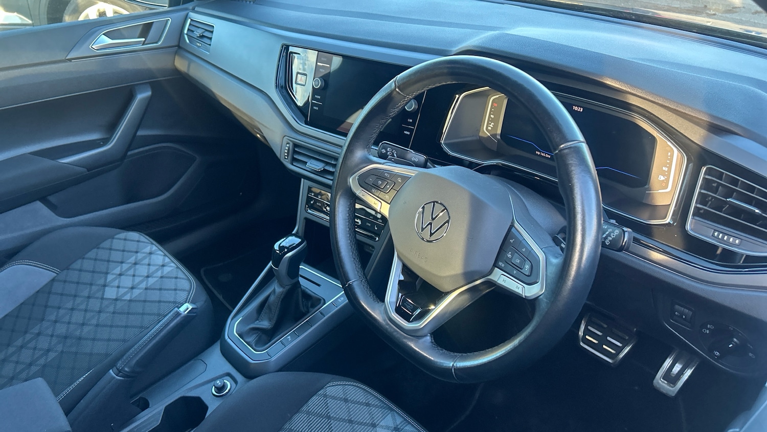 Used Volkswagen Polo 2024 for sale - 77034216: Photo 11