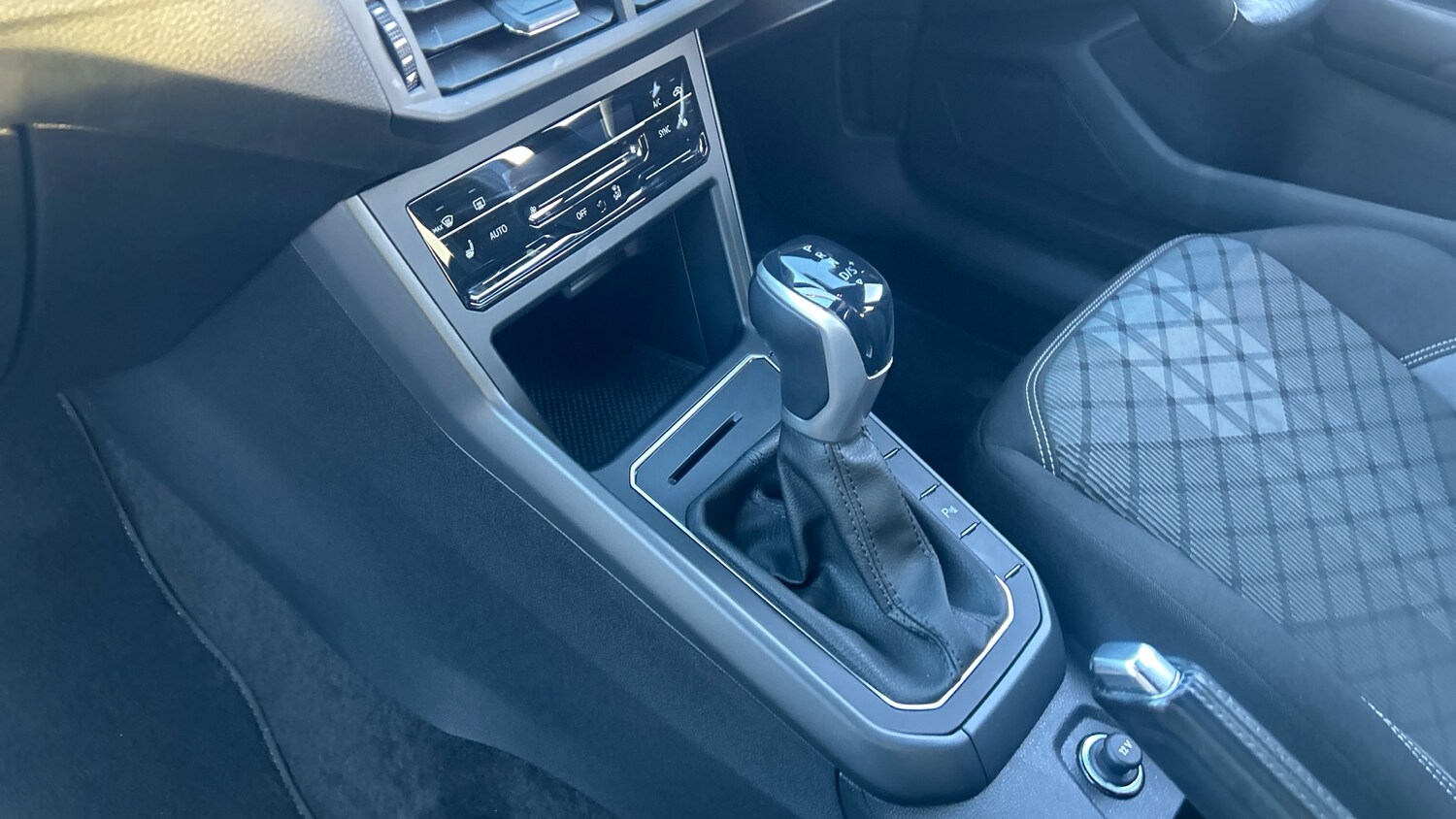 Used Volkswagen Polo 2024 for sale - 77034216: Photo 13