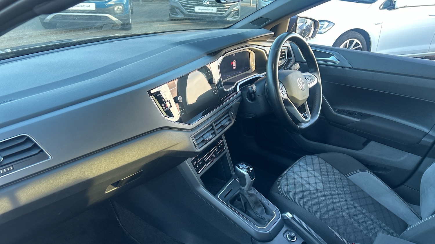 Used Volkswagen Polo 2024 for sale - 77034216: Photo 9