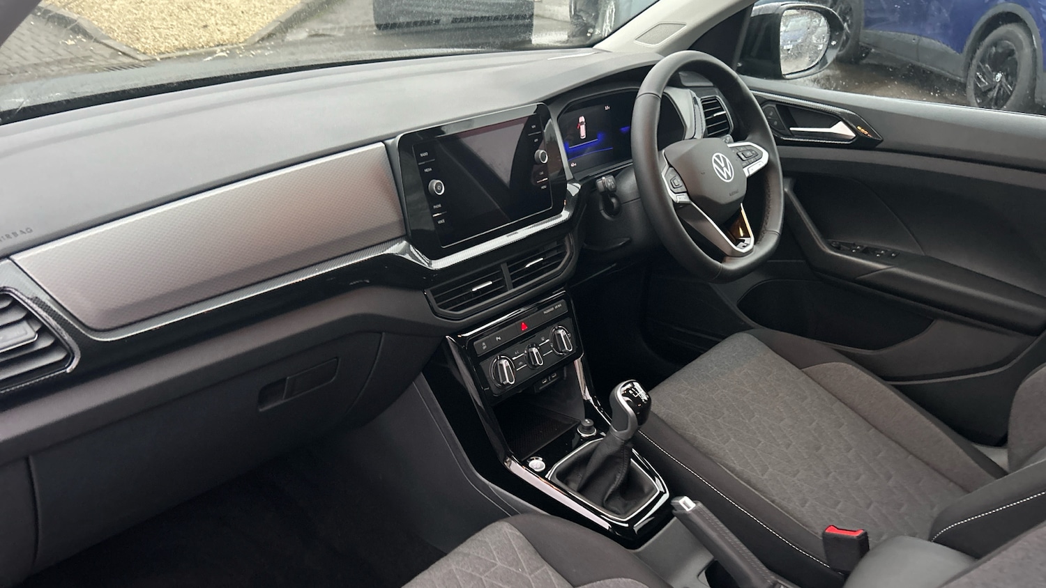 Used Volkswagen T-Cross 2024 for sale - 77297034: Photo 2