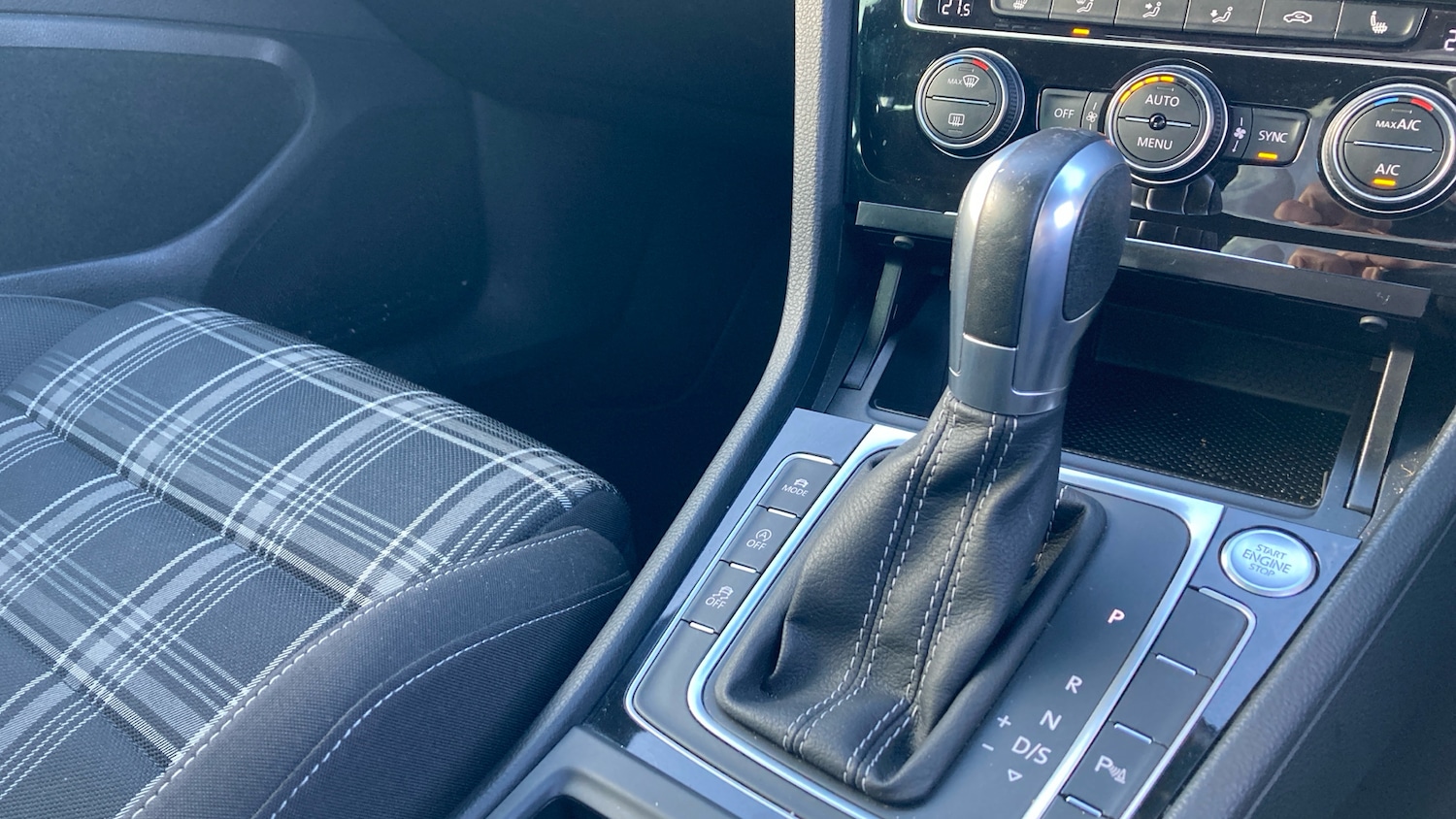 Used Volkswagen Golf 2019 for sale - 77946001: Photo 14