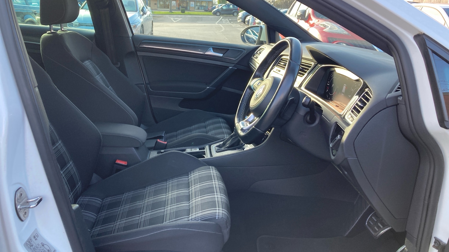 Used Volkswagen Golf 2019 for sale - 77946001: Photo 15