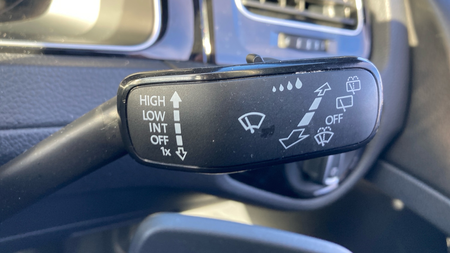 Used Volkswagen Golf 2019 for sale - 77946001: Photo 39