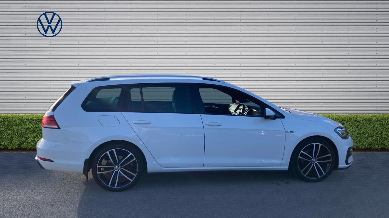 Used Volkswagen Golf 2019 for sale - 77946001: Photo 4