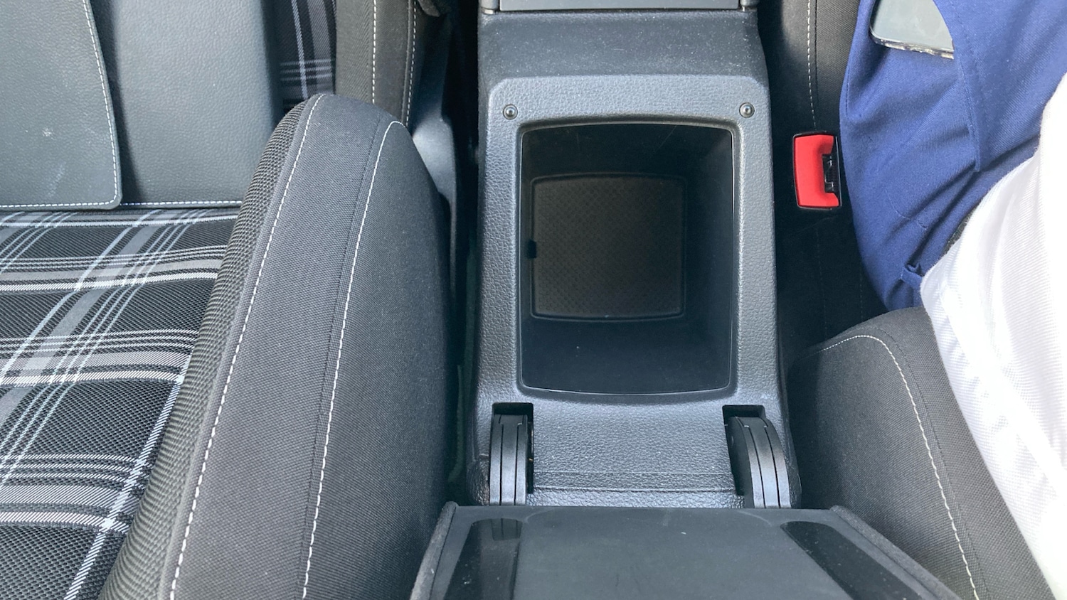 Used Volkswagen Golf 2019 for sale - 77946001: Photo 44